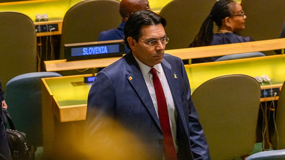israeli-diplomat-blasts-‘staged-walkout’-ahead-of-netanyahu-speech,-talks-holiday-scheduling-controversy