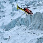 blizzard-traps-hundreds-on-mount-everest-as-rescue-teams-race-to-save-lives
