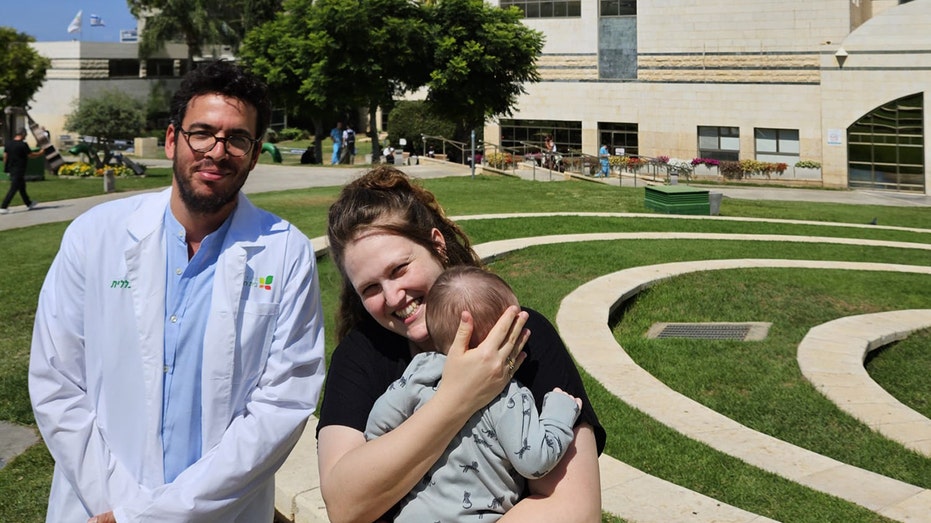 israeli-woman-becomes-first-to-conceive-child-fathered-by-idf-soldier-killed-in-hamas-war