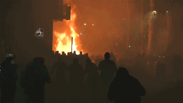 italy-rocked-by-anarchist-led-riots-as-over-100-police-injured,-meloni-condemns-violence