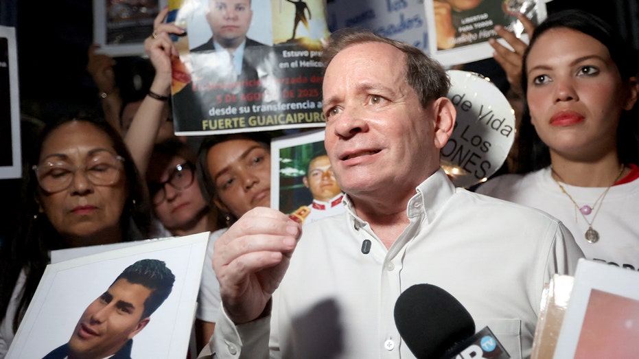 venezuelan-opposition-leader-seized-by-armed-men-after-being-released-from-jail