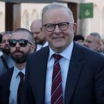 australian-prime-minister-heckled-at-mosque,-called-‘putrid-dog’-by-protestors