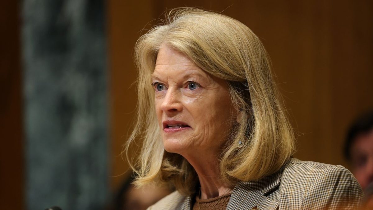murkowski-latest-republican-to-join-democratic-push-to-restrict-trump’s-war-powers