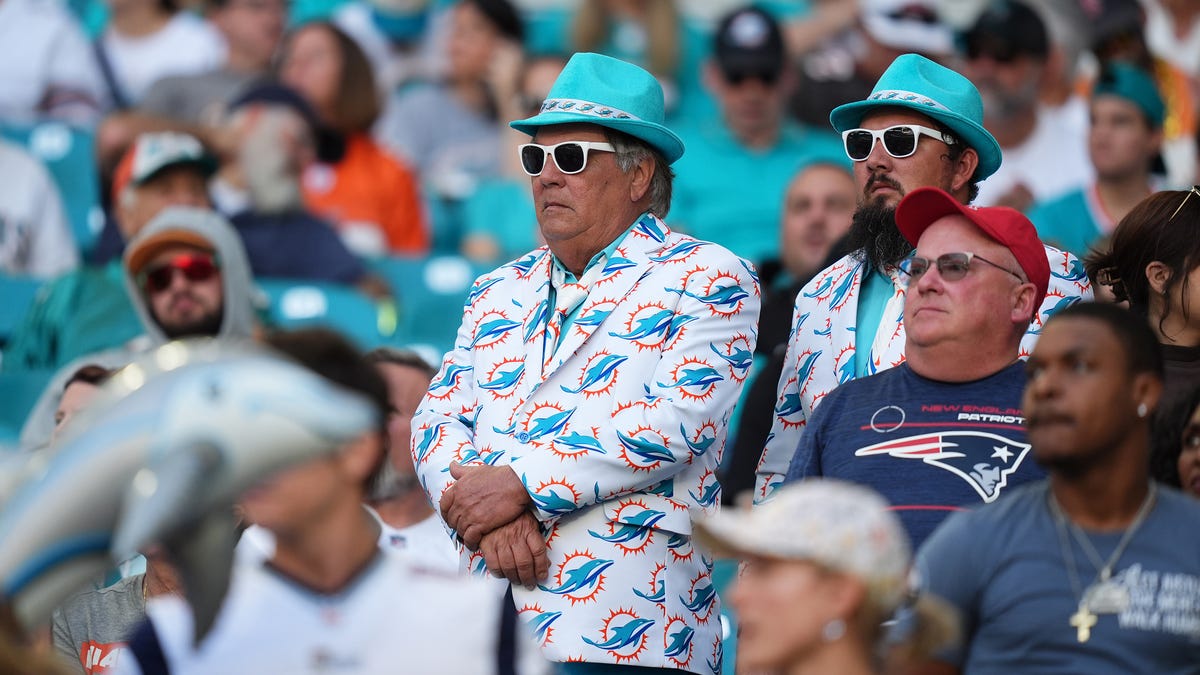 miami-dolphins-2026-nfl-schedule:-book-your-travel-to-watch-the-team